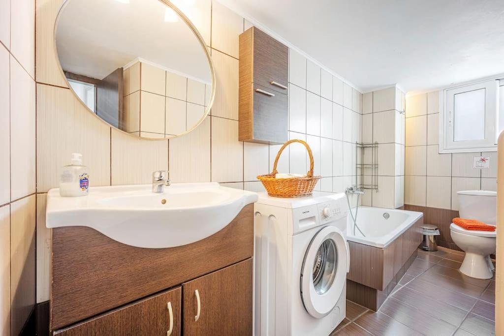 Apartment In The Middle Of Everything Athènes Extérieur photo